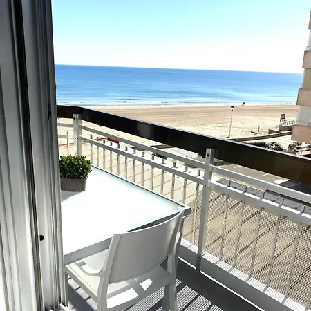 Beachfront And Charming Apartamento Mareny Blau